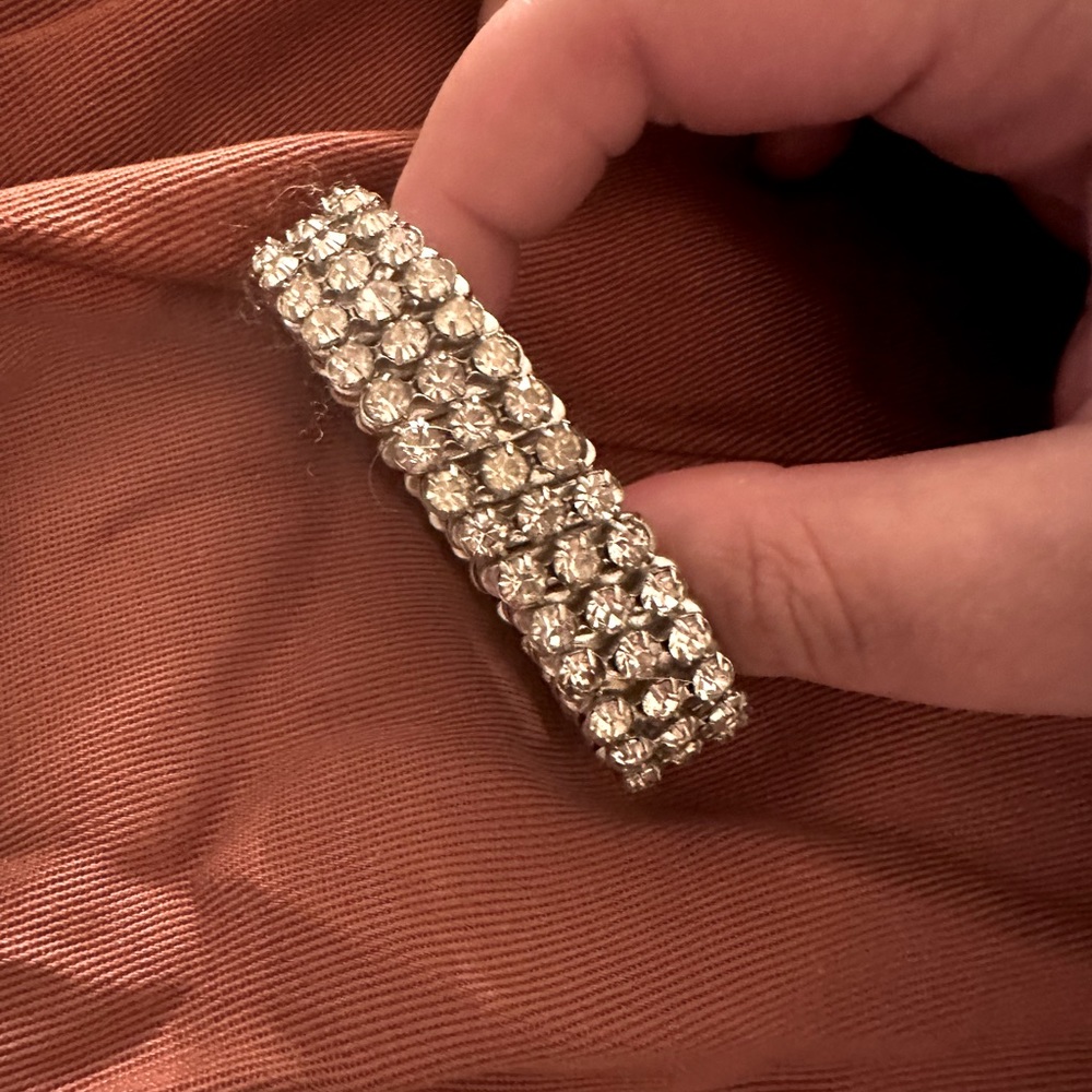 VINTAGE STRETCH RHINESTONE BRACELET!!